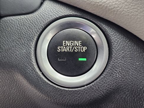 Used 2023 Chevrolet Equinox LS image 9