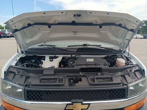Used 2023 Chevrolet Express 3500 LT w/ LT Preferred Equipment Group RWD image 20