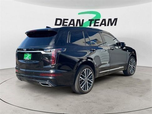 Used 2023 Cadillac XT6 Sport w/ Technology Package image 8