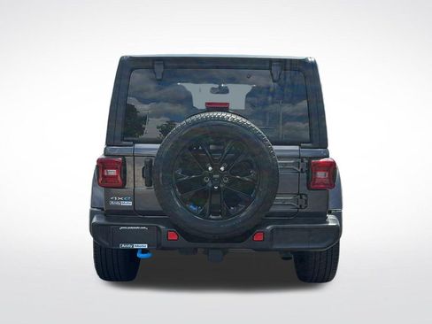 Used 2023 Jeep Wrangler Unlimited Sahara w/ Cold Weather Group AWD/4WD image 6