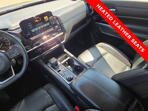 Used 2023 Nissan Pathfinder SL AWD/4WD image 14