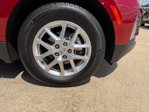Used 2023 Chevrolet Equinox LT AWD/4WD image 12