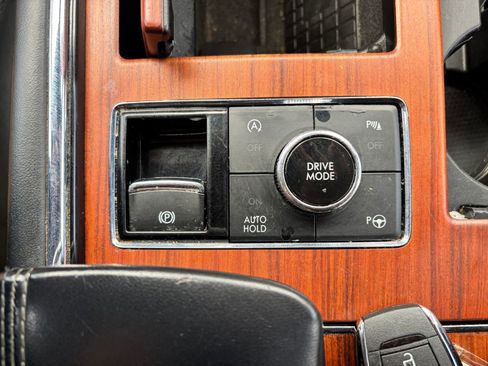 Used 2018 Lincoln Navigator Select w/ Technology Package AWD/4WD image 26