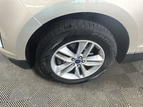 Used 2018 Ford Edge SEL w/ Equipment Group 201A AWD/4WD image 9