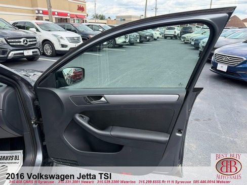 Used 2016 Volkswagen Jetta Sport FWD image 16