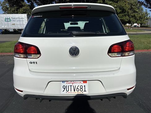 Used 2012 Volkswagen Golf 4-Door FWD image 9