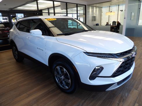 Used 2024 Chevrolet Blazer LT w/ LPO, Floor Liner Package image 3