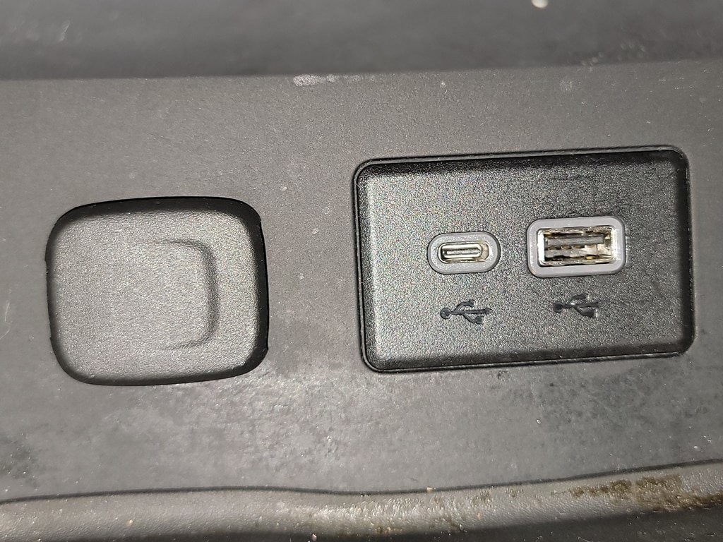 Used 2020 GMC Acadia SLE w/ Driver Convenience Package FWD image 24
