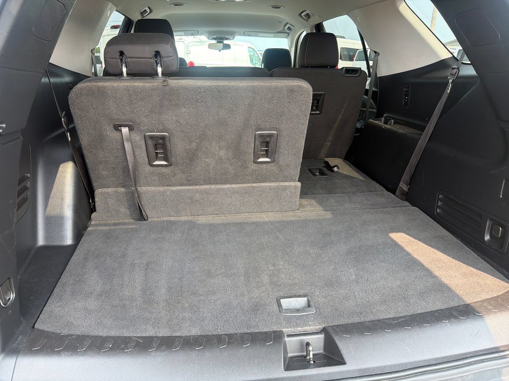 Used 2020 Chevrolet Traverse LS w/ LPO, Floor Liner Package FWD image 27