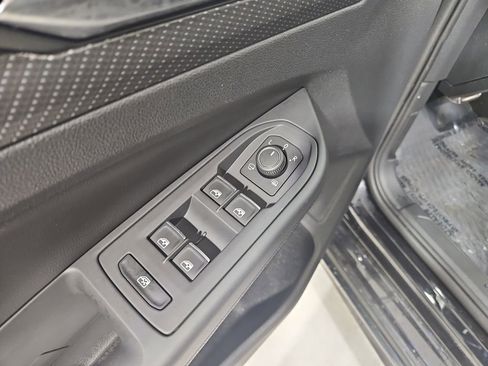 Used 2024 Volkswagen Golf R image 11