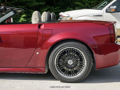 Used 2006 Cadillac XLR RWD image 3