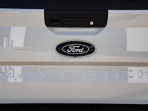 New 2026 Ford Maverick Lariat w/ Black Appearance Package image 17