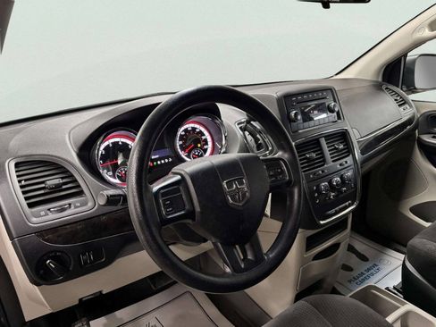 Used 2013 Dodge Grand Caravan SE FWD image 29