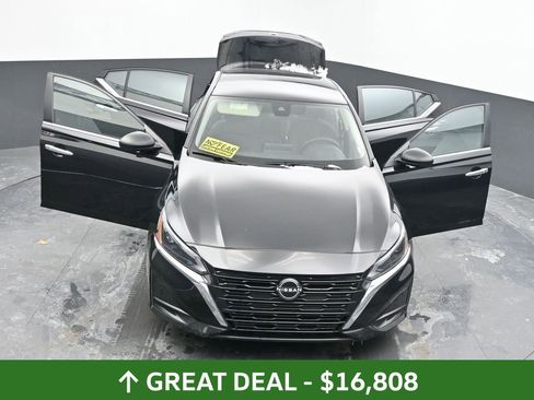 Used 2024 Nissan Altima 2.5 SV image 62