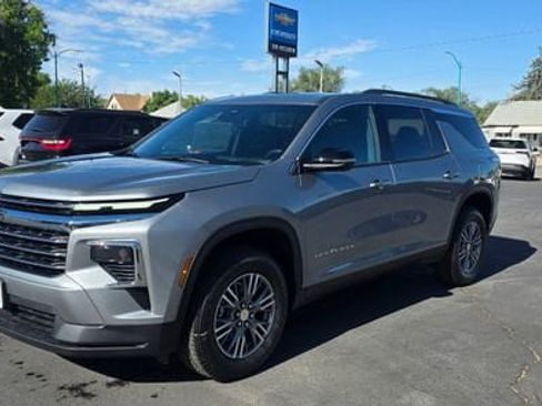 New 2026 Chevrolet Traverse LT w/ Driver Confidence Package AWD/4WD image 3