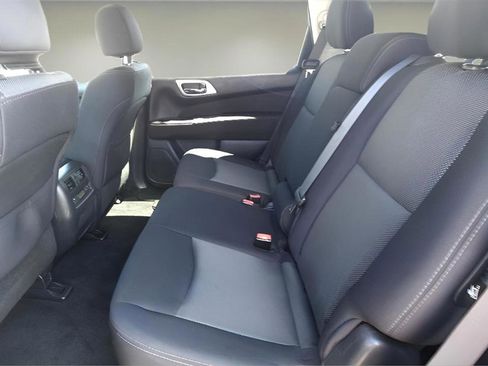 Used 2017 Nissan Pathfinder SV w/ SV Cold Weather Package AWD/4WD image 21
