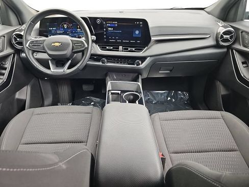 Used 2025 Chevrolet Equinox LT FWD image 9