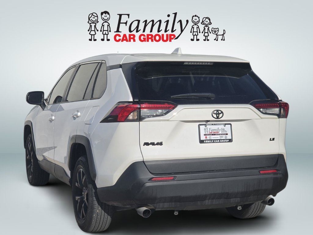 Used 2023 Toyota RAV4 LE FWD image 3