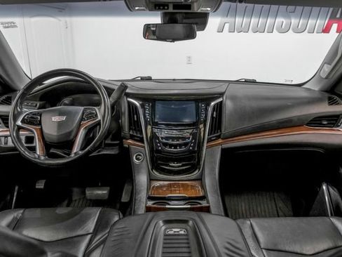 Used 2018 Cadillac Escalade Luxury image 13