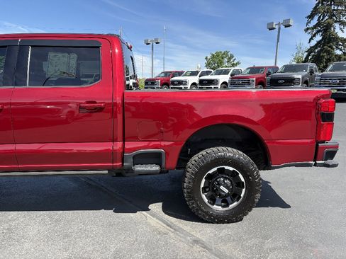 Certified 2025 Ford F350 Platinum w/ Tremor Off-Road Package AWD/4WD image 14