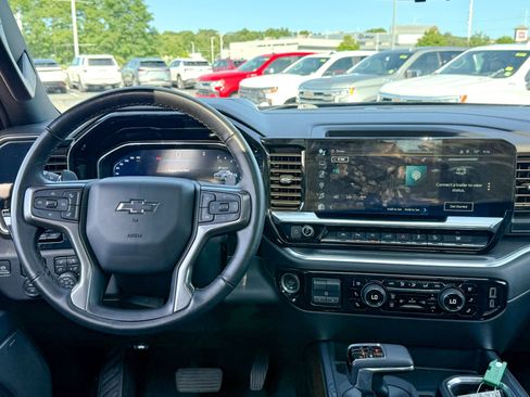 Certified 2024 Chevrolet Silverado 1500 High Country w/ Midnight Edition AWD/4WD image 23