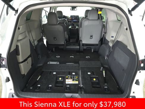 Used 2024 Toyota Sienna XLE image 20