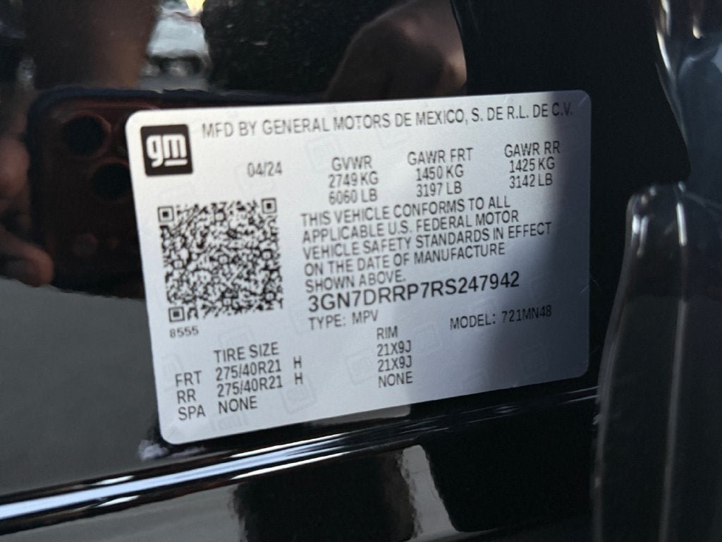 Used 2024 Chevrolet Equinox EV RS FWD image 37