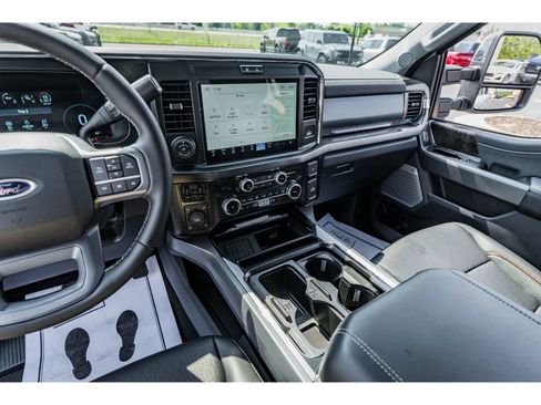 New 2025 Ford F250 Lariat w/ Lariat Ultimate Package AWD/4WD image 15