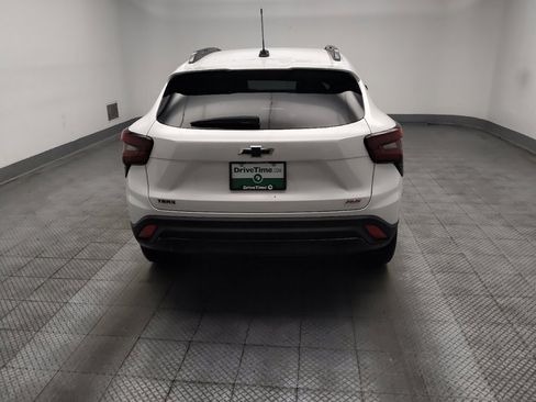 Used 2025 Chevrolet Trax RS w/ Sunroof Package FWD image 7