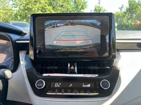 Certified 2025 Toyota Corolla LE FWD image 36