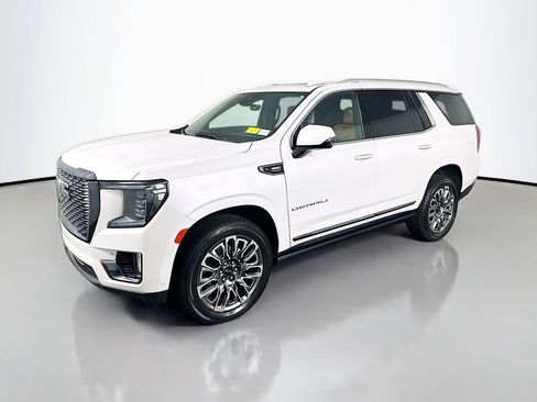 Used 2023 GMC Yukon Denali Ultimate image 3