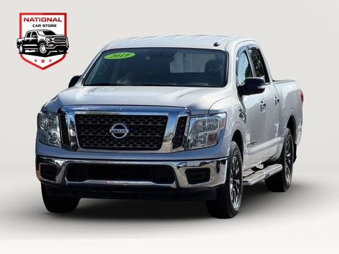 Used 2019 Nissan Titan SV image 1