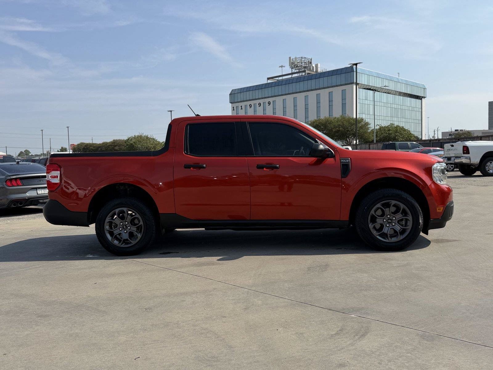 Used 2022 Ford Maverick XLT FWD image 6