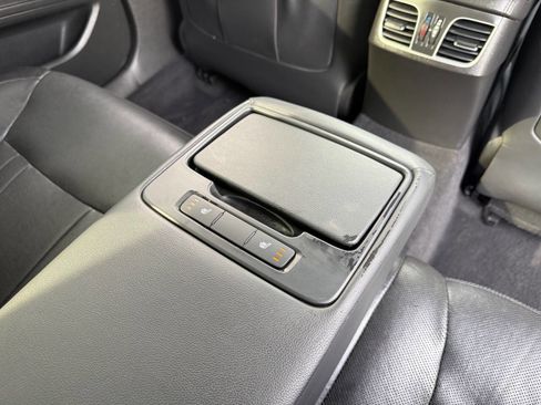 Used 2016 Hyundai Genesis 3.8 image 21