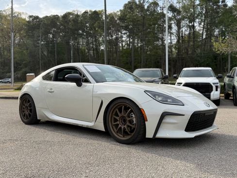 Used 2024 Toyota GR86 image 4