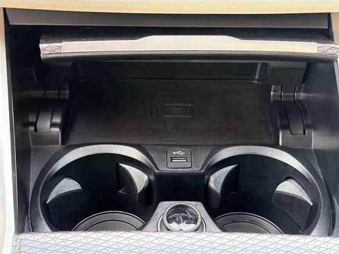 New 2025 BMW 330i Sedan w/ Convenience Package RWD image 31