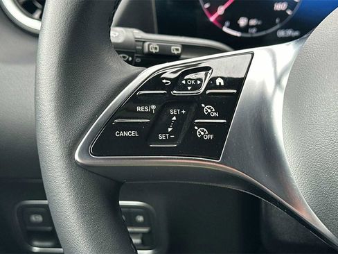 Certified 2025 Mercedes-Benz GLA 250 image 29