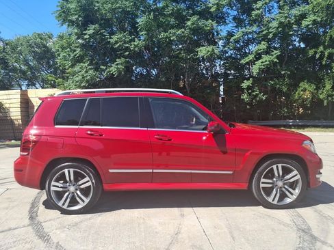 Used 2015 Mercedes-Benz GLK 350 4MATIC image 2