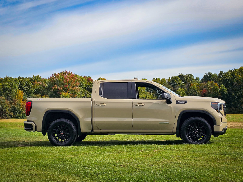 Used 2023 GMC Sierra 1500 Elevation w/ LPO, Elevation Black Package AWD/4WD image 3
