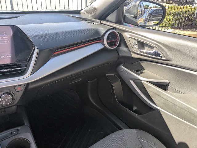 Used 2024 Chevrolet Trax RS w/ Driver Confidence Package FWD image 17