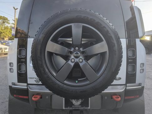 Used 2020 Land Rover Defender 110 X AWD/4WD image 59
