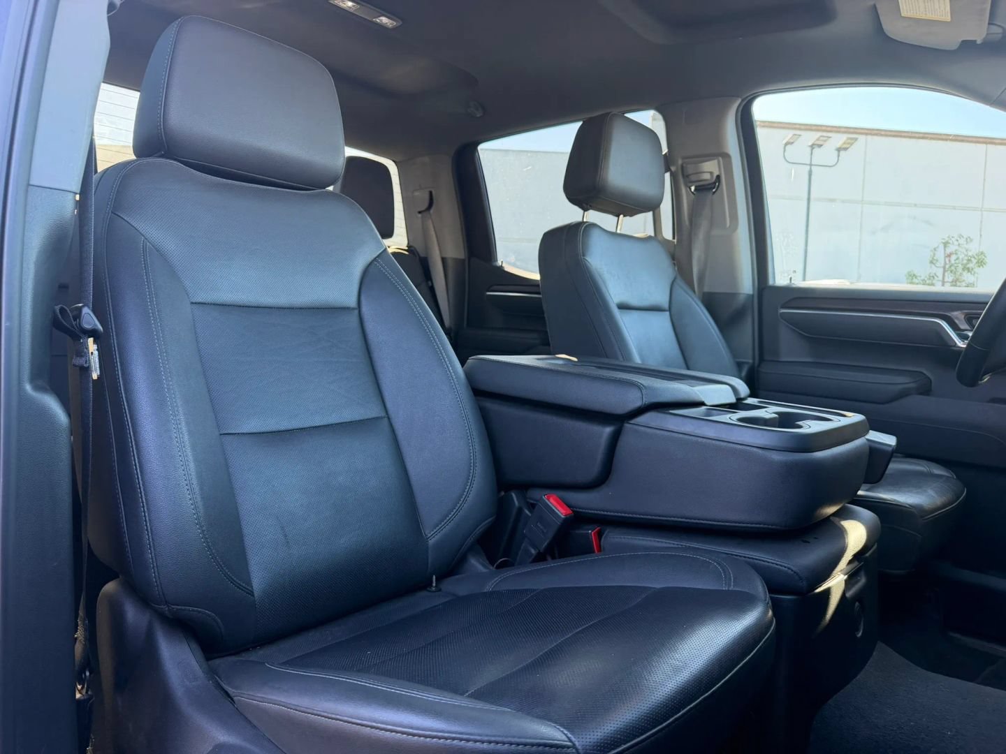 Used 2025 GMC Sierra 1500 SLT AWD/4WD image 16