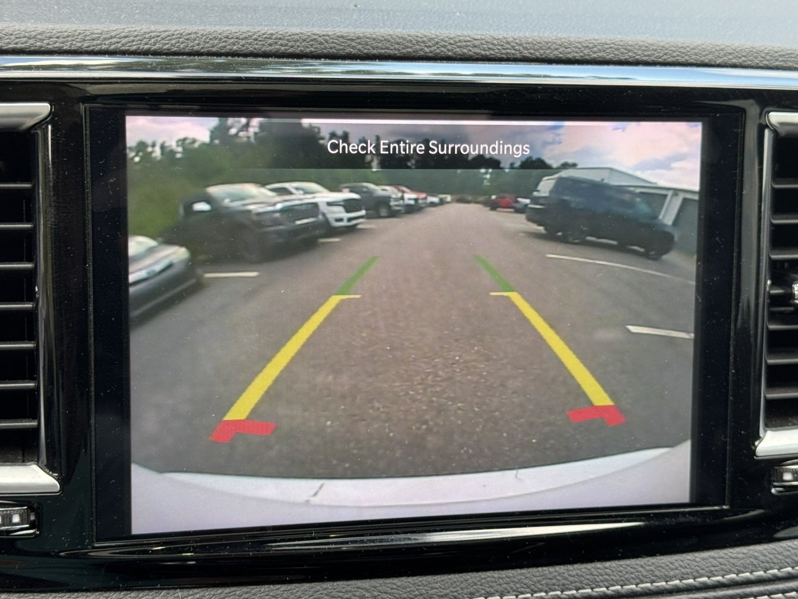 Used 2025 Chrysler Pacifica Limited FWD image 30
