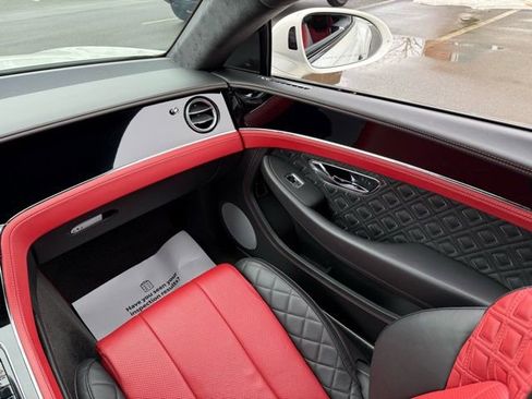 Used 2021 Bentley Continental GT image 36