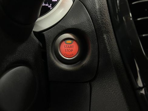 Used 2011 Nissan Juke SL AWD/4WD image 21