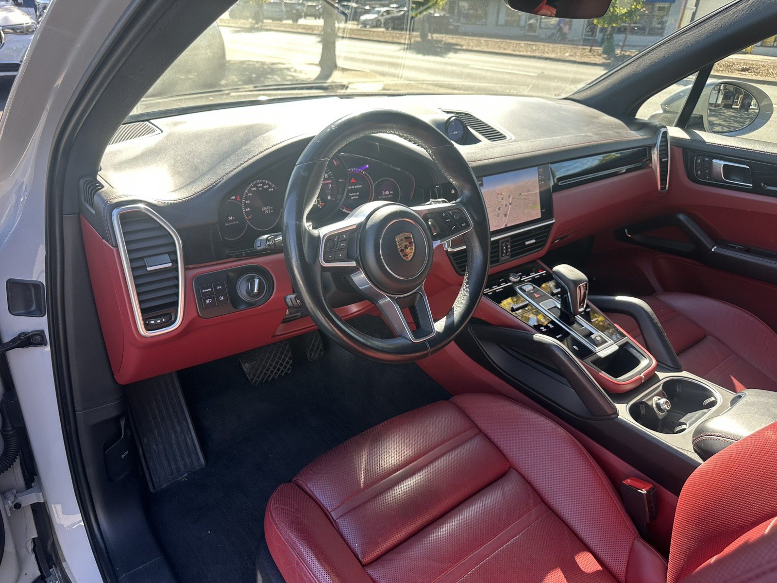 Used 2023 Porsche Cayenne w/ Premium Package AWD/4WD image 19