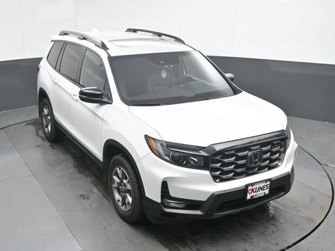 Used 2022 Honda Passport TrailSport image 16