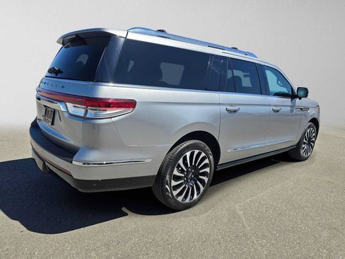 Used 2024 Lincoln Navigator L Black Label AWD/4WD image 3