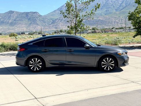 Used 2024 Honda Civic EX-L image 4