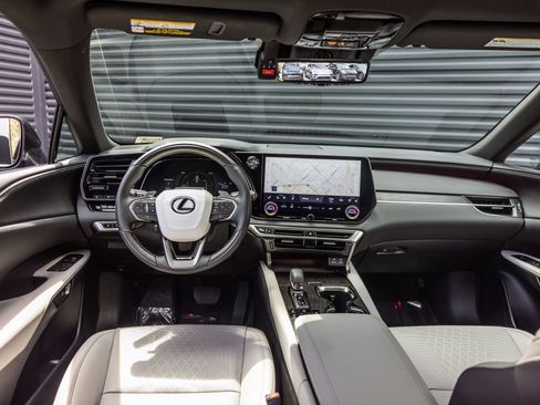 Used 2025 Lexus RX 350 w/ Convenience Package AWD/4WD image 11